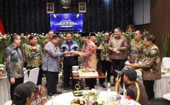 Hadiri Peluncuran Buku Etika, Bawaslu Pererat Sinergi dengan DKPP