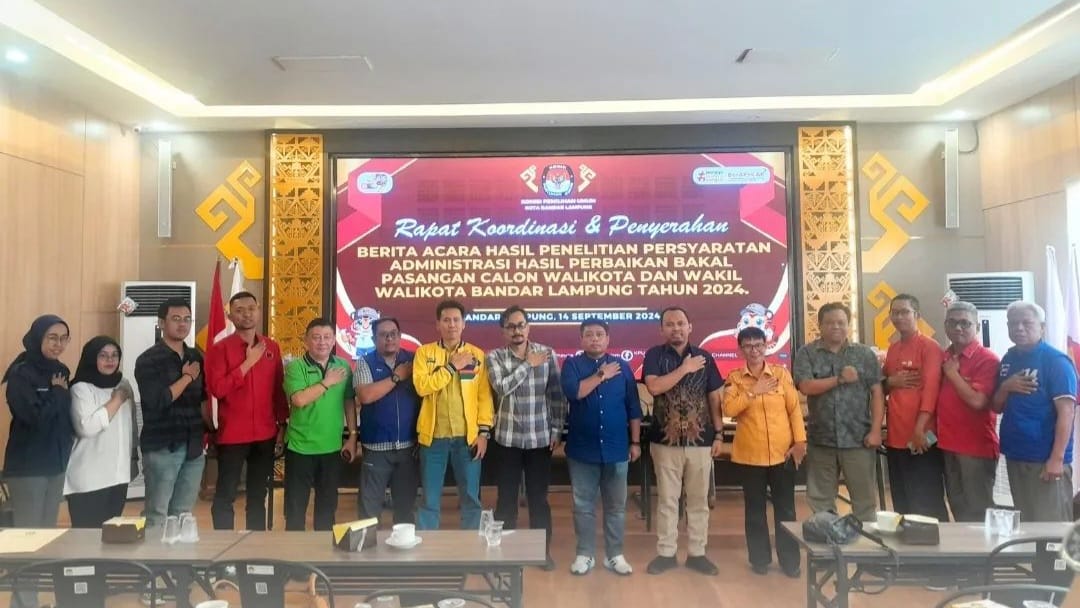 Rapat koordinasi dan penyerahan berita acara penelitian persyaratan administrasi hasil perbaikan bakal calon walikota dan wakil walikota