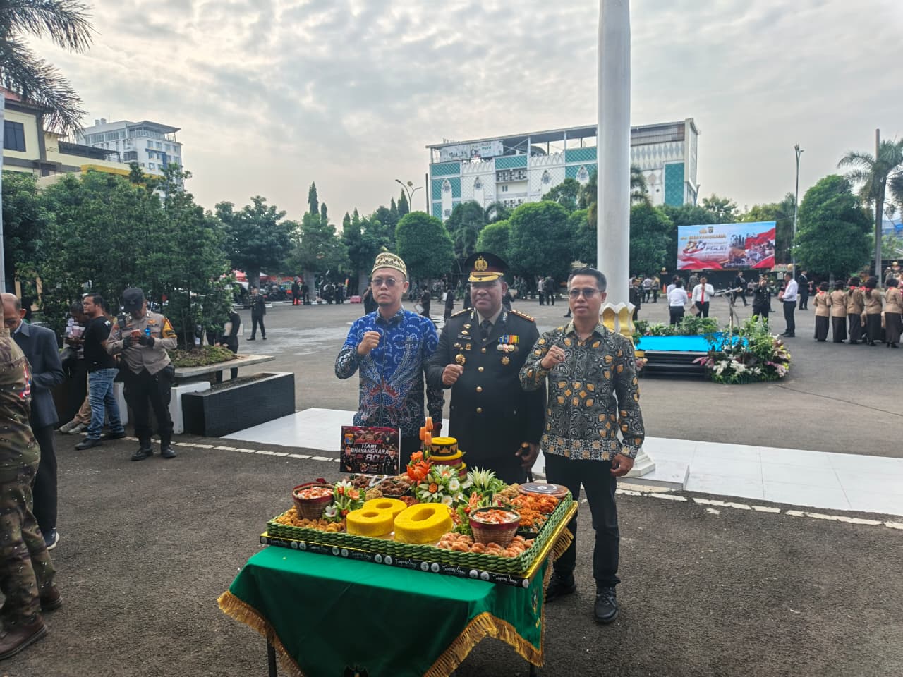 Ketua Bawaslu Kota Bandar Lampung Hadiri Upacara dan Syukuran Hari Bhayangkara ke-80, Perkuat Sinergi Pengawasan dan Penegakan Hukum