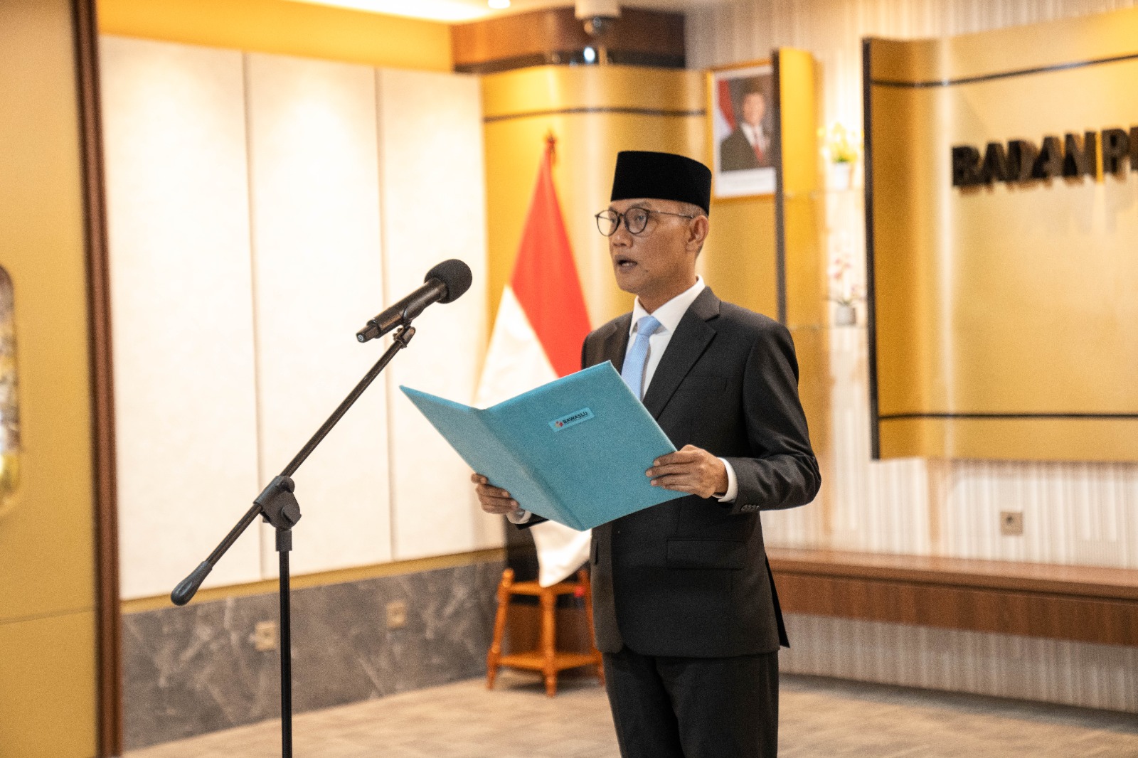 Sekjend Bawaslu Lantik Lima Pejabat Administrator dan Jabatan Pengawas