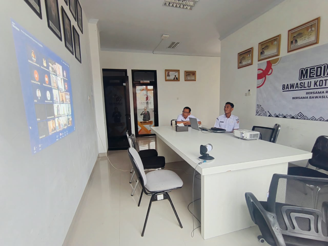 Bawaslu Kota Bandar Lampung Ikuti Humas Upgrade Series #2, Tingkatkan Kreativitas Desain dan Efektivitas Informasi Publik