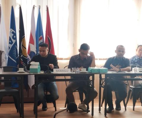 Perkuat Kapasitas Hukum, Bawaslu Lampung Ikuti Rapat Analisis Putusan MK