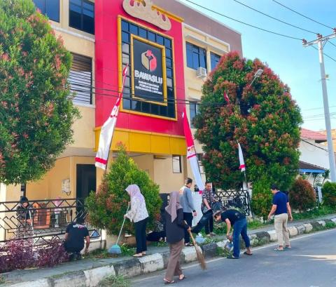 Bawaslu Kota Bandar Lampung Gelar Program Jumpa Berlian, Wujudkan Lingkungan Kerja Bersih, Sehat, dan Produktif