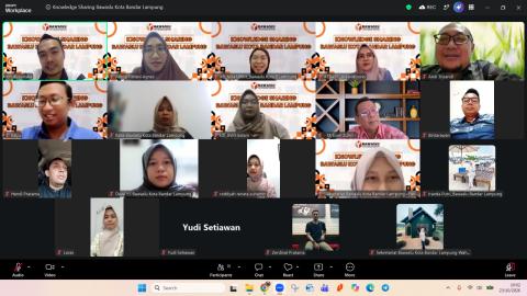 Bandar Lampung, Jum'at (23/10) - Badan Pengawas Pemilihan Umum (Bawaslu) Kota Bandar Lampung melaksanakan kegiatan knowledge sharing secara daring melalui Zoom Meeting dengan materi Perencanaan Bawaslu Kabupaten/Kota, yang membahas penguatan pemahaman terkait perencanaan program, kegiatan, anggaran, target kinerja, serta monitoring dan evaluasi.