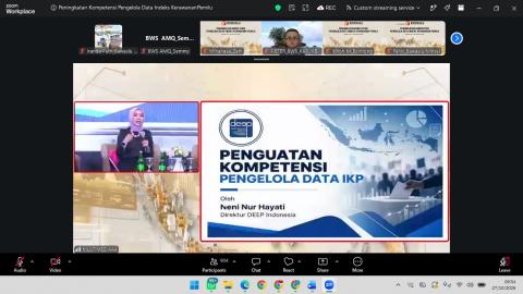 Bandar lampung, Selasa (27/10) - Dalam rangka memperkuat sistem peringatan dini serta memetakan potensi kerawanan dan pelanggaran secara akurat, Badan Pengawas Pemilihan Umum (Bawaslu) Republik Indonesia menyelenggarakan kegiatan Peningkatan Kompetensi Pengelola Data Indeks Kerawanan Pemilu (IKP). Kegiatan strategis ini diikuti oleh jajaran pengawas pemilu dari berbagai daerah, termasuk staf pengawasan Bawaslu Kota Bandar Lampung yaitu Zerdinal Pratama, S.H. dan Iranda Putri, S.I.P., M.Si. ‎