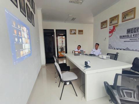 Bawaslu Kota Bandar Lampung Ikuti Humas Upgrade Series #2, Tingkatkan Kreativitas Desain dan Efektivitas Informasi Publik