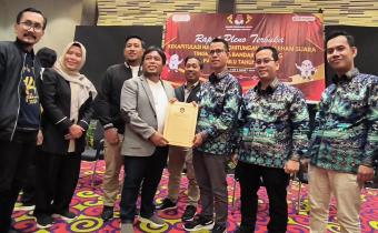 penyerahan Berita Acara oleh KPU Kota Bandar Lampung kepada Bawaslu Kota Bandar Lampung