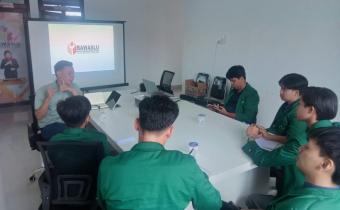 Hari Pertama Mahasiswa PKL, Muhyi berbagi wawasan Pengawasan Partisipatif