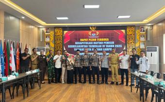 Bawaslu Kota Bandar Lampung Hadiri Rapat Pleno Rekapitulasi Daftar Pemilih Berkelanjutan Triwulan IV Tahun 2025