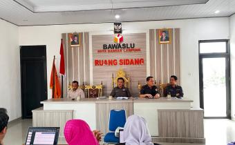 Bawaslu Kota Bandar Lampung Matangkan Langkah Strategis Implementasi Renstra 2025–2029, Melalui Kajian Hukum Rutin Mingguan