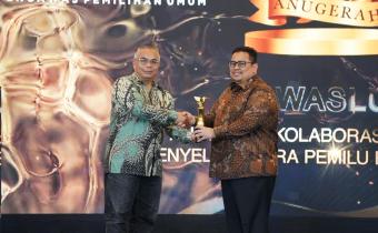 Bawaslu Terima Anugerah Kolaborasi Strategis Penyelenggara Pemilu Bersama Media