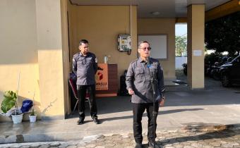 Badan Pengawas Pemilihan Umum (Bawaslu) Kota Bandar Lampung melaksanakan apel pagi rutin yang dipimpin langsung oleh Anggota Bawaslu Kota Bandar Lampung, Oddy Marsa. Apel pagi tersebut turut dihadiri oleh Kepala Subbagian Administrasi, serta seluruh jajaran staf sekretariat Bawaslu Kota Bandar Lampung. Kegiatan apel pagi ini menjadi momentum penting untuk memperkuat koordinasi internal serta memastikan seluruh jajaran tetap menjalankan tugas dan fungsi kelembagaan secara opti
