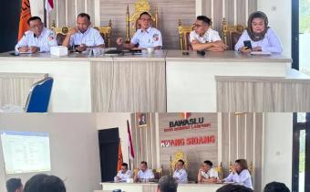 Bawaslu Kota Bandar Lampung Perkuat Kinerja Kelembagaan Melalui Rapat Pleno Rutin Bulanan