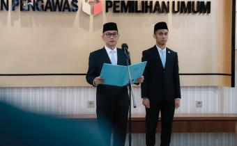 Lantik Pejabat Fungsional Dan Pejabat Administrasi, Sekjen Ajak ASN Bawaslu Perkuat Kelembagaan