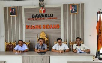 Bawaslu Kota Bandar Lampung Perkuat Koordinasi melalui Rapat Pleno Rutin
